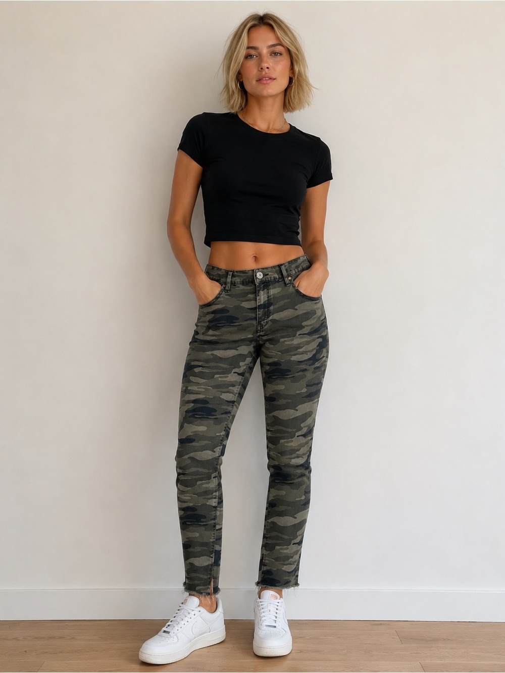 Express Mid-Rise Camo Raw Hem Ankle Skinny Jeans, Size 6